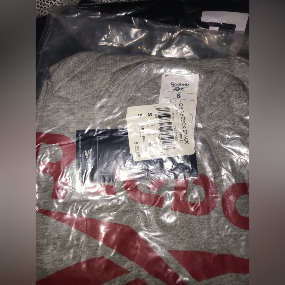 5 Reebok tee shirts - Picture 4 of 10